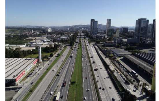 Mais de 4 milhões de veículos devem deixar a Capital paulista neste feriado