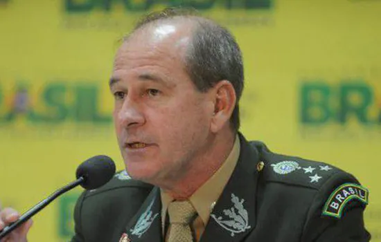 Ministro sugere regras diferenciadas para militares na Previdência