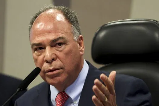 Relator diz que preço da gasolina pode cair até R$ 1,65 por litro