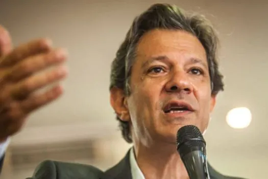 Haddad chega à residência oficial da Câmara para negociar PEC da transição