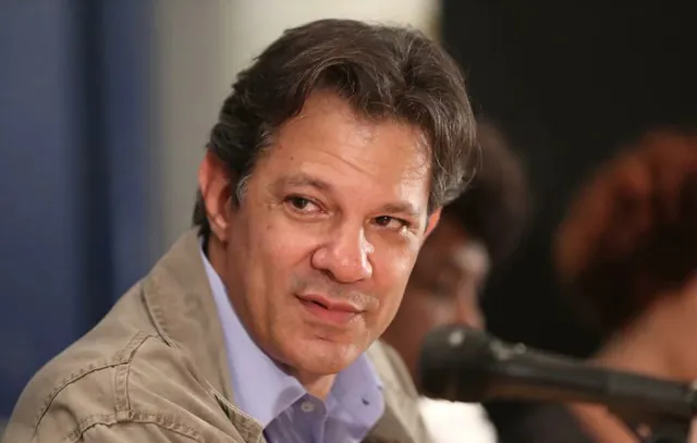 Haddad diz que fará entrevista às 17h para detalhar reoneração de combustíveis