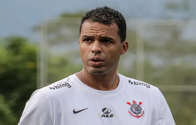 Fernando Lázaro diz que Corinthians ‘precisa melhorar em todos os aspectos’