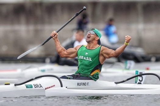 Fernando Rufino domina os 200m da canoagem e leva o ouro nos Jogos Paralímpicos