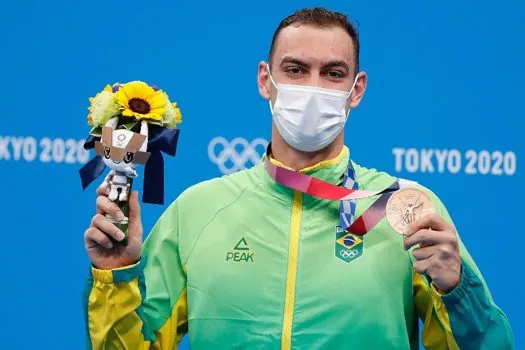 Bronze em Tóquio, Fernando Scheffer garante índice para Mundial de piscina curta