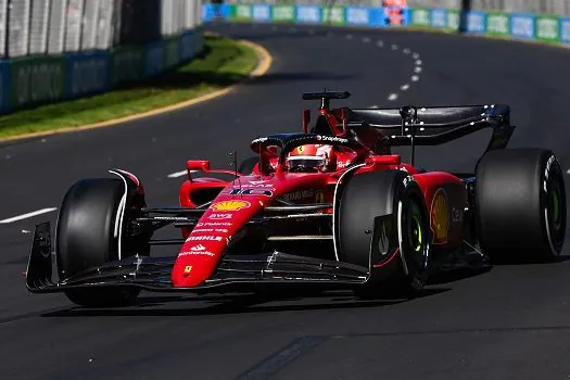 Ferrari domina treinos e Leclerc prevê novo duelo com Verstappen na Austrália