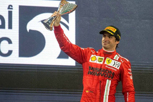 Confiante, Carlos Sainz Jr. diz que pode competir com Verstappen e Hamilton