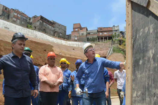 No Ferrazópolis, Orlando Morando faz liberação viária e vistoria obras de encosta