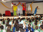 Alunos de escola de São Caetano assistem ao espetáculo Festa do Planeta