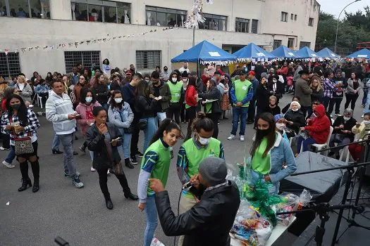 Festa Junina do Mulheres faz muita gente dançar no Okinawa, em Diadema