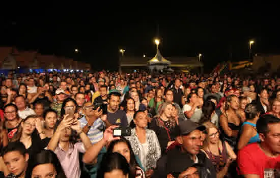 Show de Maria Cecília & Rodolfo abre 83ª Festa do Pilar