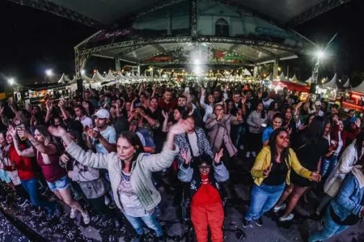 Com noite sertaneja, 14º Festival do Chocolate recebe 18,5 mil pessoas