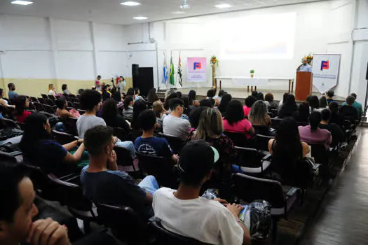 FFF realiza aula inaugural para mais de 900 alunos