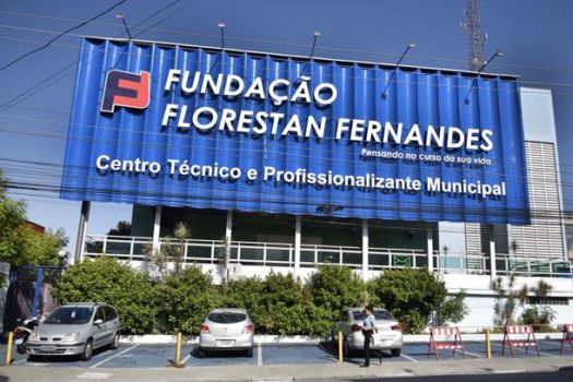 Florestan Fernandes abre inscrição para cursos profissionalizantes da área de beleza