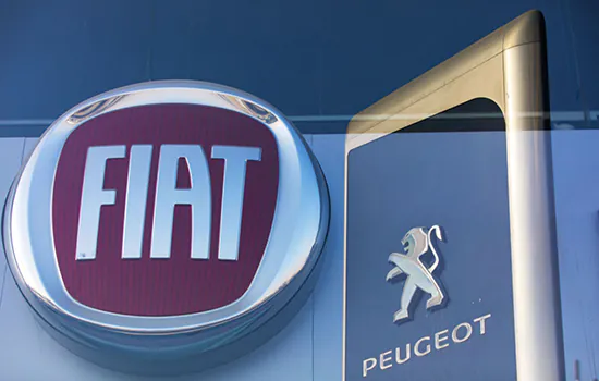 Acionistas aprovam fusão de Peugeot e Fiat