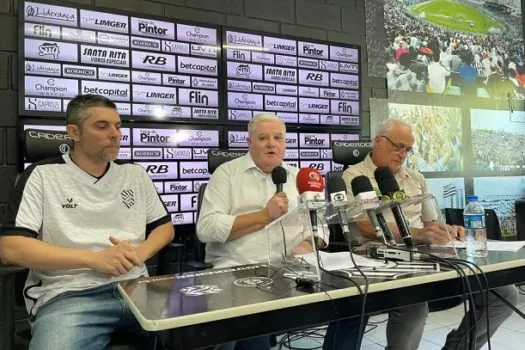 Com Pix de Edmundo e Chicão, Figueirense faz campanha para disputar Série C