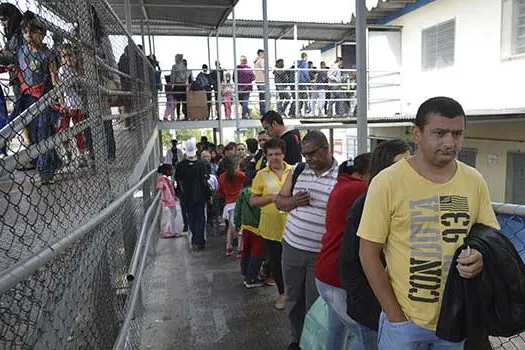 Espera em posto público para vacina da febre amarela chega a 9 horas