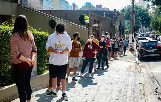 XEPA DA VACINA: A fila para maiores de 18 anos está liberada na cidade de São Paulo