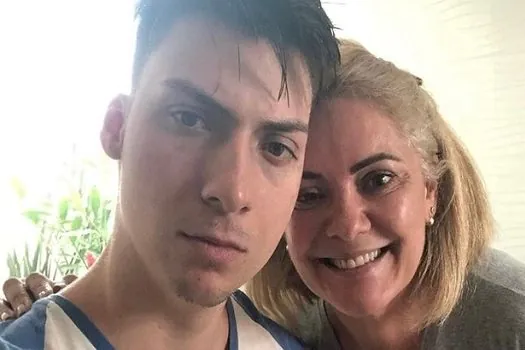 Jair Renan e ex-mulher de Bolsonaro alugam casa de R$ 3,2 milhões