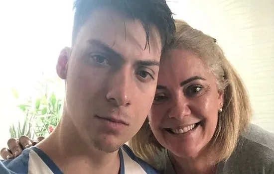 Jair Renan e ex-mulher de Bolsonaro alugam casa de R$ 3