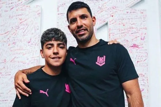 Filho de Agüero e neto de Maradona estreia em torneio oficial na Argentina