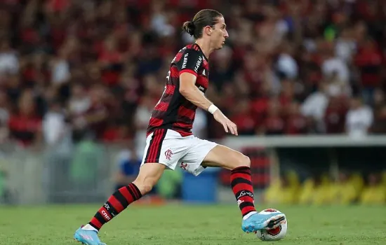 Filipe Luís despista sobre renovação e sonha em ganhar mais taças pelo Flamengo