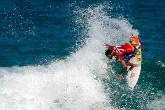 Filipe Toledo conquista bicampeonato no mundial de surfe em Saquarema