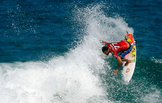 Filipe Toledo conquista bicampeonato no mundial de surfe em Saquarema