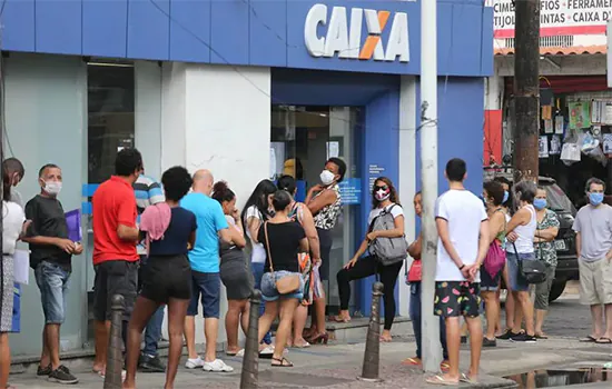 Redução do auxílio piora renda e mais pessoas caem na pobreza ou miséria