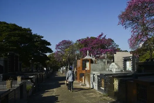 Finados: São Paulo espera 100 mil visitantes nos cemitérios da capital