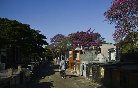 Finados: São Paulo espera 100 mil visitantes nos cemitérios da capital