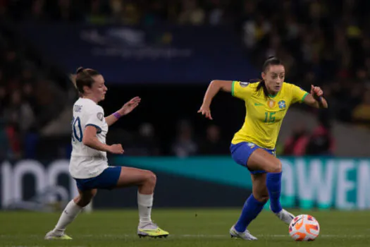 Seleção brasileira empata no fim, mas Inglaterra vence Finalíssima nos pênaltis