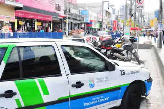 Diadema combate venda ilegal por ambulantes