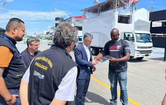 Fiscalização do Crea-SP passa pelo Sambódromo do Anhembi