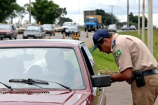 Motorista infrator pode solicitar troca de multa por advertência escrita