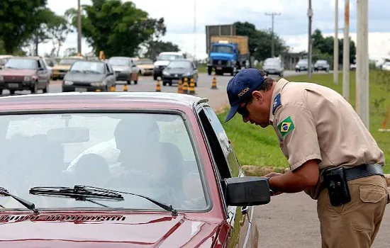 Motorista infrator pode solicitar troca de multa por advertência escrita