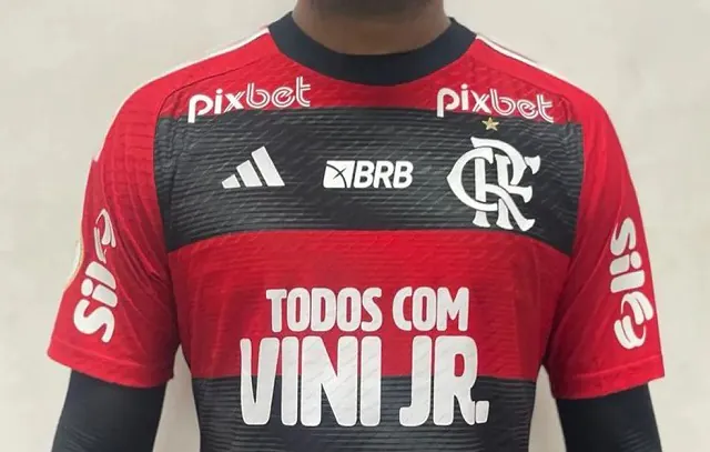 Fla apoia Vinícius Jr. com mensagem na camisa em jogo com Cruzeiro: ‘Todos com Vini Jr.’