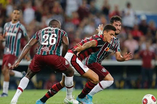 Fluminense e Flamengo jogam no Maracanã pelo título do Carioca