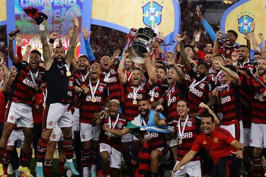 Flamengo bate Corinthians nos pênaltis e é campeão pela 4ª vez da Copa do Brasil