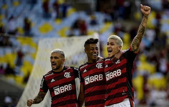 Flamengo bate o Goiás e alivia pressão momentaneamente