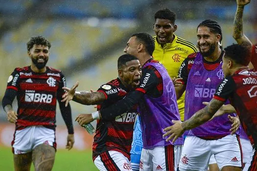 Flamengo aplica 3 a 0 no América-MG no Brasileirão, sem passar sustos