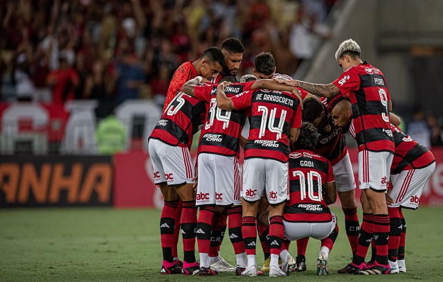 Flamengo tenta embalar no Brasileirão em um duelo direto contra o Bahia