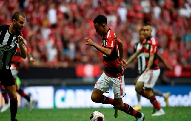 Flamengo e Botafogo fazem clássico de olho nas primeiras posições do Brasileirão