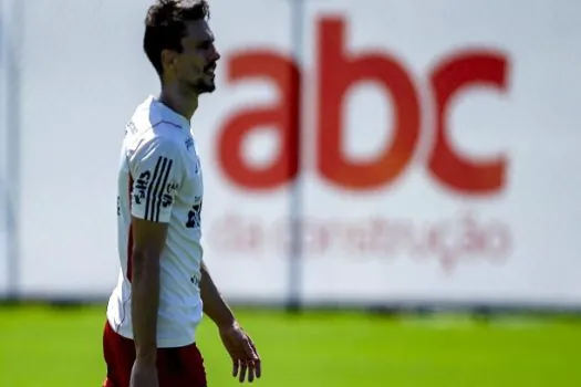 Flamengo esquenta clássico com Vasco ao ironizar queda do rival na Copa do Brasil