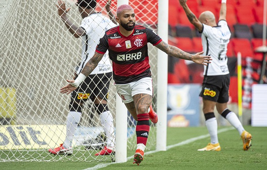 Flamengo vence Corinthians no Maracanã e segue na caça ao líder