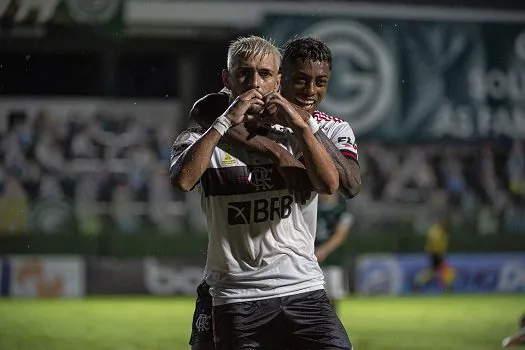 Flamengo faz 3 a 0 no Goiás e entra no G4 do Brasileirão