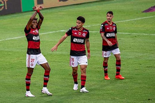 Mesmo com time alternativo, Flamengo vence Junior Barranquilla sem problemas