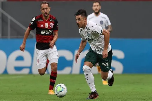 Flamengo vai melhor, vence Palmeiras e está vivo na briga pelo título brasileiro