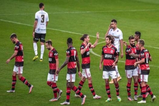 Grêmio recebe Flamengo em jogo de ida da semifinal da Copa do Brasil