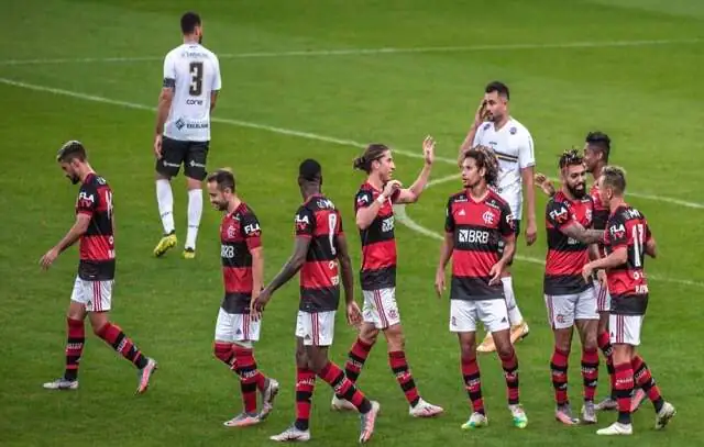 Grêmio recebe Flamengo em jogo de ida da semifinal da Copa do Brasil