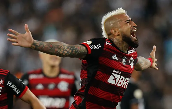 Flamengo vence Botafogo e retorna à vice-liderança do Brasileirão